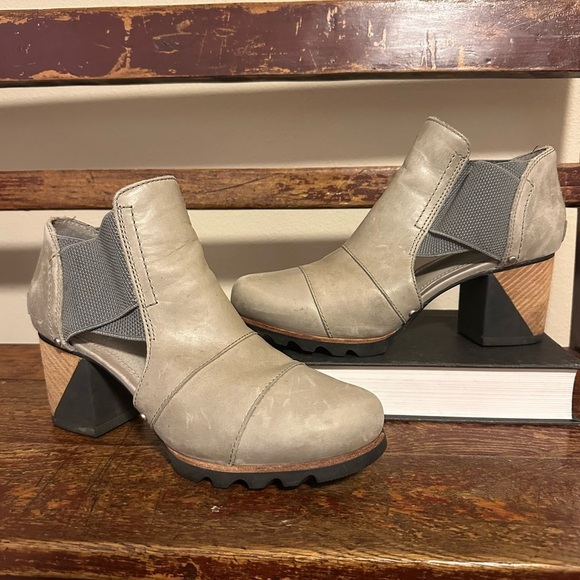 Sorel Addington Ankle Boots Quarry Light Gray Cut Out Heeled Booties Sandals - Picture 1 of 13